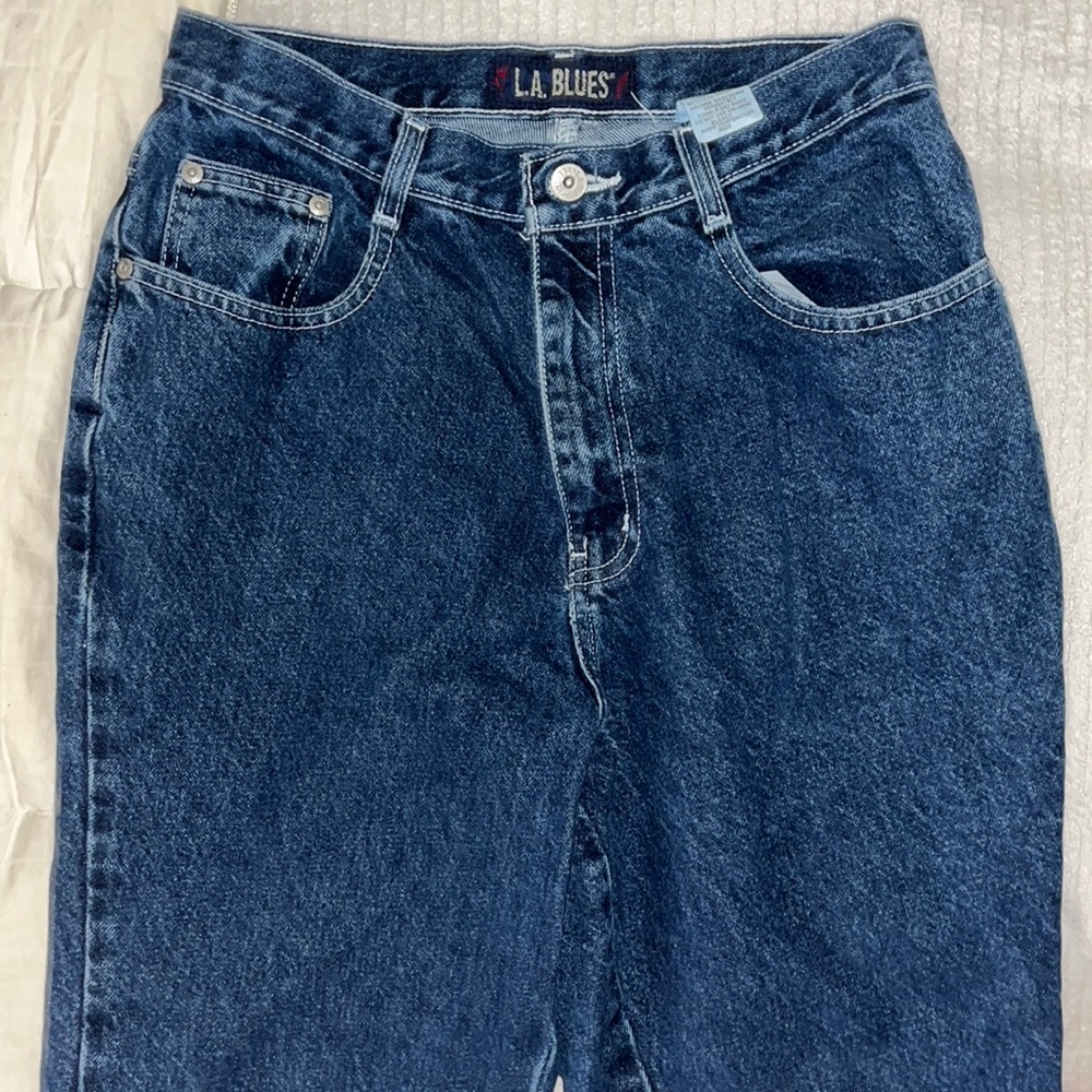 blue jeans, never worn. they were a gift and they don’t fit me.